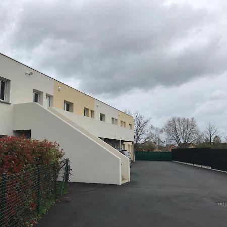 Appartement Numero 4 Ou Numero 8 Savigne-l'Eveque Exterior foto