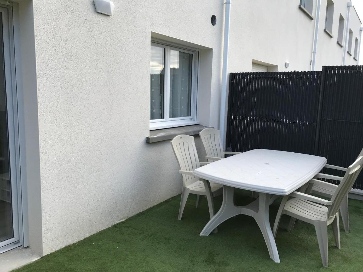 Appartement Numero 4 Ou Numero 8 Savigne-l'Eveque Exterior foto